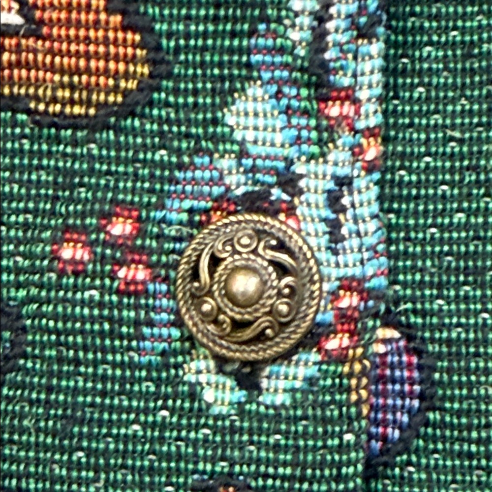 90s Christmas Tapestry Vest - Picture 2 of 6